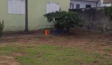 Casa térrea à venda 2 dormitórios excelente quintal na Vila Mimosa Campinas/SP