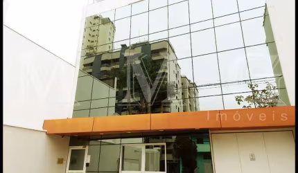 Bem localizado prédio comercial com 9 salas e 20 vagas ao lado do metro Vila Mariana