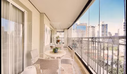 Excelente Apartamento  367 m² 4 Dormitórios sendo 4 Suites 6 Vagas de Garagem na Jardins