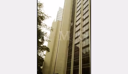 Magestoso conjunto comercial em Cidade Monções