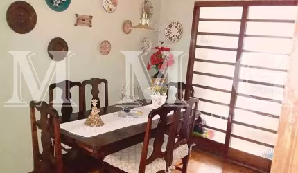 Sobrado, 2 dormitórios, 2 salas, garagem, 3 banheiros, terraço