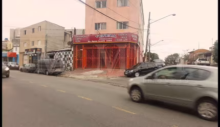 Salão comercial 240 m2  de vão livre, ,2 banheiros , Esquina
