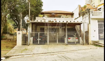 Vila Mariana / Aclimação 3 casas no mesmo terreno. Próximo a Ana Rosa