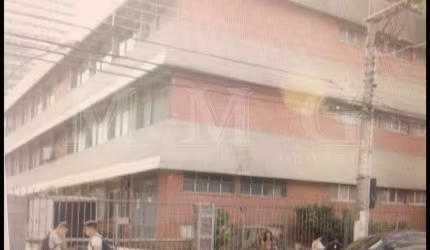 prédio comercial ,2 andares ,2737 m2 , 20 vagas de garagem ,  próximo o metro barra funda