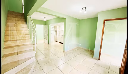 Casa com 2 dormitórios, 2 vagas em condomínio fechado