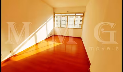 Apartamento com 3 dormitórios, vaga demarcada ao lado do metrô Santa Cruz