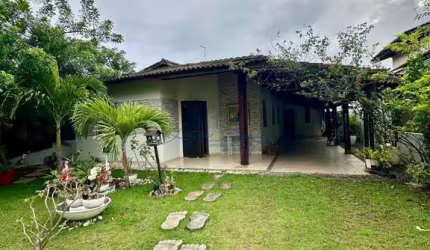 Casa em Condominio em Abrantes  -  Camaçari