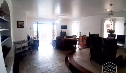 AMPLO APARTAMENTO, COM VISTA AO MAR!