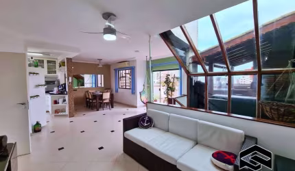 LINDA COBERTURA, REFORMADA COM PISCINA E CHURRASQUEIRA!