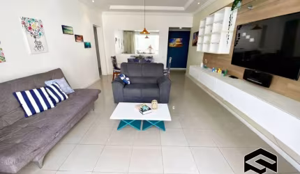 LINDO APARTAMENTO, 01 QUADRA DA PRAIA!