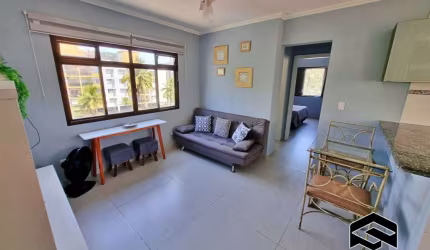 LINDO APARTAMENTO REFORMADO, LADO PRAIA, PRÓXIMO AO AQUÁRIO!