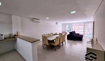 AMPLA CASA CONDOMÍNIO FECHADO, 02 QUADRAS DO MAR!