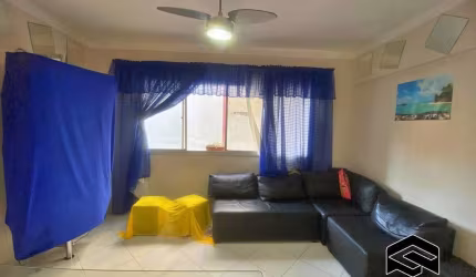 APARTAMENTO REFORMADO LADO PRAIA, NA REGIÃO DO TORTUGAS!