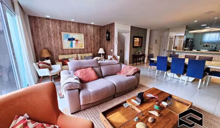 LINDA CASA EM CONDOMIÍNIO! LAZER COMPLETO, 01 QUADRA DA PRAIA!