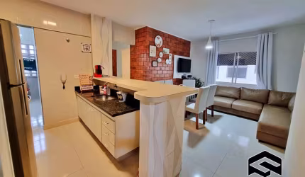 LINDO APARTAMENTO REFORMADO, A 400MDO MAR! PRÉDIO TODO REPAGINADO!