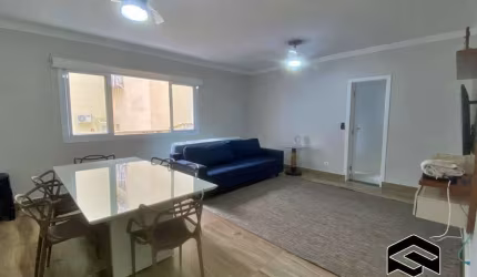 LINDO APARTAMENTO INTEIRAMENTE REFORMADO, 03 DORMITÓRIOS À 400M DO MAR!
