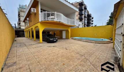 EXCELENTE LOCALIZAÇÃO, 100M DA PRAIA!