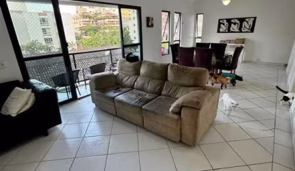 AMPLO APARTAMENTO, 04 DORMITÓRIOS COM LAZER!