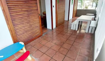 AMPLO APARTAMENTO, COM LAZER, 01 QUADRA DA PRAIA!
