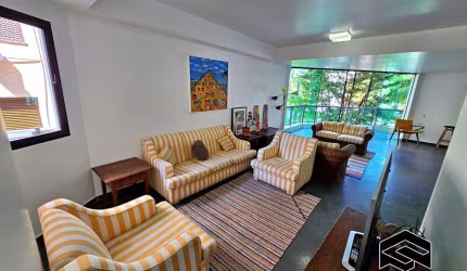 AMPLO APARTAMENTO 189m² DE ÁREA ÚTIL, COM PISCINA, 200m DO MAR!