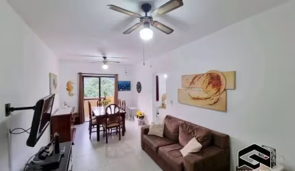 AMPLO APARTAMENTO COM SUÍTE, PRÉDIO COM CHURRASQUEIRA!