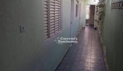 Casa com 2 dormitórios à venda.