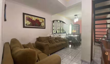 Casa com 3 dormitórios à venda, 118 m² - Parque Santo Antônio - Jacareí/SP