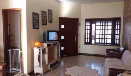 Casa com 3 dormitórios à venda, 170 m² por R$ 450.000,00 - Parque Santo Antônio - Jacareí/SP