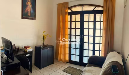 Casa com 3 dormitórios à venda, 316 m² por R$ 493.000,00 - Parque Santo Antônio - Jacareí/SP