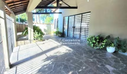 Casa com 2 dormitórios à venda, 195 m² por R$ 721.500,00 - Jardim Siesta - Jacareí/SP