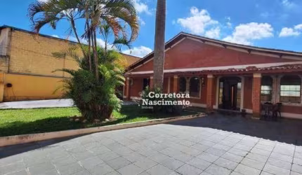 Casa com 3 dormitórios à venda, 287 m² por R$ 1.300.000,00 - Vila Pinheiro - Jacareí/SP