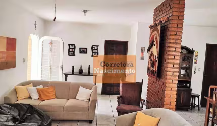 Casa com 4 dormitórios à venda, 180 m² por R$ 650.000,00 - Jardim Mesquita - Jacareí/SP