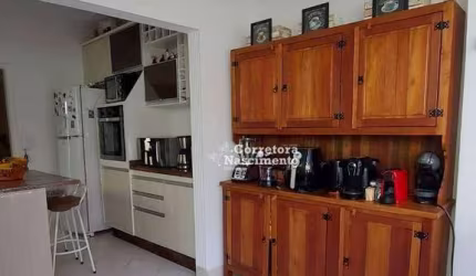 Casa com 4 dormitórios à venda, 140 m² por R$ 596.000,00 - Parque Itamarati - Jacareí/SP