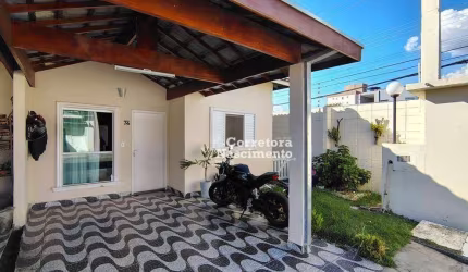 Casa com 2 dormitórios à venda, 152 m² por R$ 330.000,00 - Cidade Salvador - Jacareí/SP