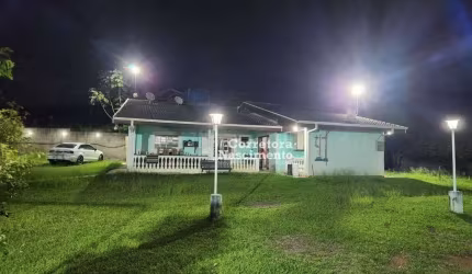 Sítio com 3 dormitórios à venda, 1600 m² por R$ 650.000 - Vila Zizinha - São José dos Campos/SP