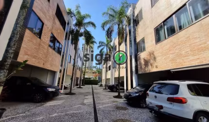 Casa em Condomínio a venda na Chácara Santo Antônio (Zona Sul) com 3 quartos