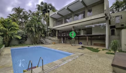 Casa em Condomínio a venda ou Locação no Bairro Paineiras do Morumbi 5 quartos