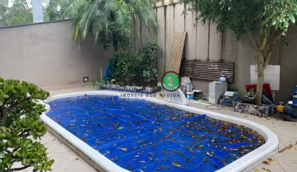 Exclusividade e Elegância no Condomínio Granja do Morumbi Casa de 4 Suítes à Venda