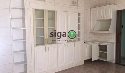 Sobrado Frontal ,240 metros de área construída e 2 vagas no Tatuapé.