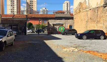 Terreno á Venda. 630m² - Brás