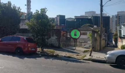 Terreno com 2 Residências em Jaguaré