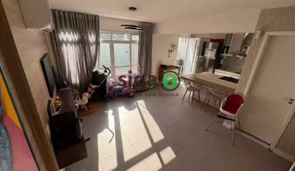 CASA REFORMADA Á VENDA NA CHÁCARA SANTO ANTÔNIO, 2 VAGAS, 3 QUARTOS!