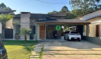 casa de 210 metros em condomínio a venda em Vargem Grande