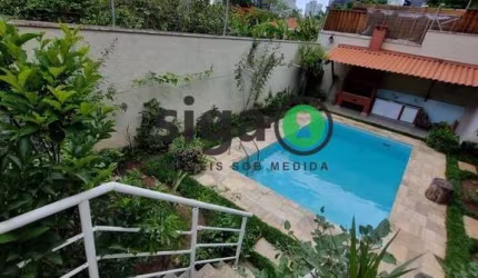 Casa em Rua Fechada a venda  no Retiro Morumbi / Real Parque com 5 quartos