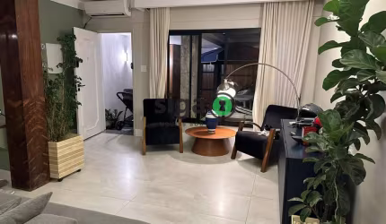 Linda Casa a venda no bairro do Campo Belo com 3 quartos, 01 suíte - 195m²