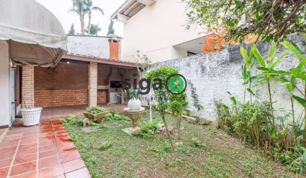 CASA Á VENDA , COM 327 m2 útil, 5 VAGAS GARAGEM