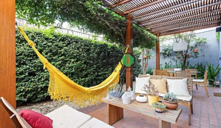 Casa em Condomínio a venda  com 3 quartos / 3 suítes