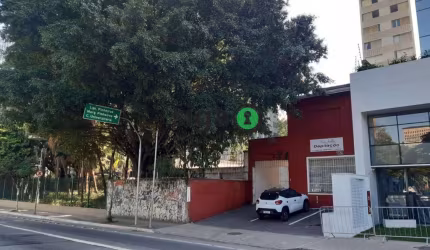 Casa Comercial para locação em Pinheiros, na Av Rebouças, com 280m²AU, com 3 salas, 8 vagas