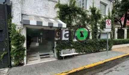 Casa assobradada no Itaim Bibi, com 200m² para Locação Comercial com várias salas.