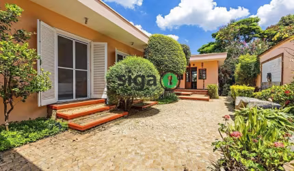 Casa Exclusiva com Lazer Privativo - Um Refúgio com Ares de Campo na Cidade!!